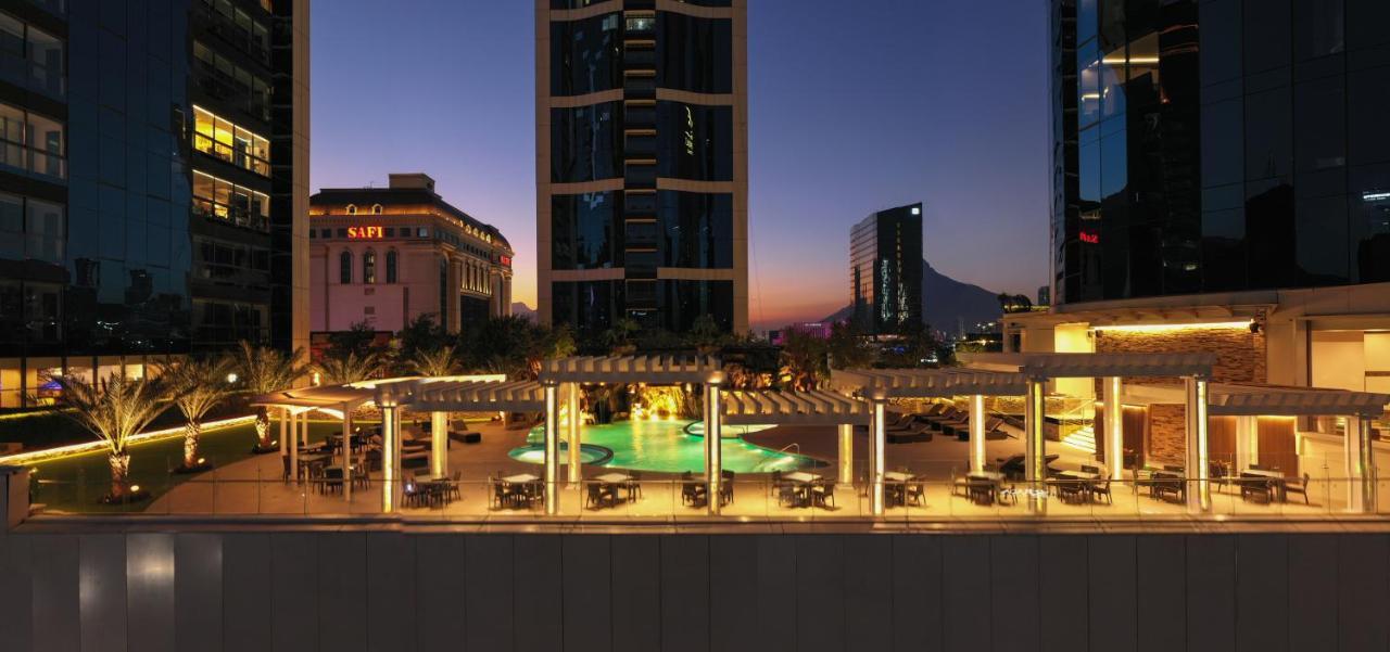 Отель Safi Royal Luxury Metropolitan San Pedro Garza Garcia Экстерьер фото The pool at the Four Seasons Hotel