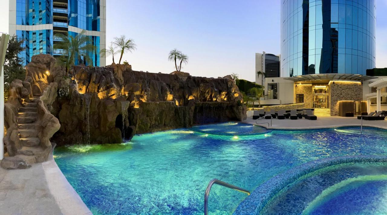 Отель Safi Royal Luxury Metropolitan San Pedro Garza Garcia Экстерьер фото The pool at the Atlantis Paradise Island