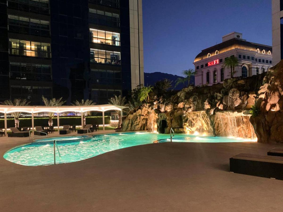Отель Safi Royal Luxury Metropolitan San Pedro Garza Garcia Экстерьер фото The pool at the Fontainebleau