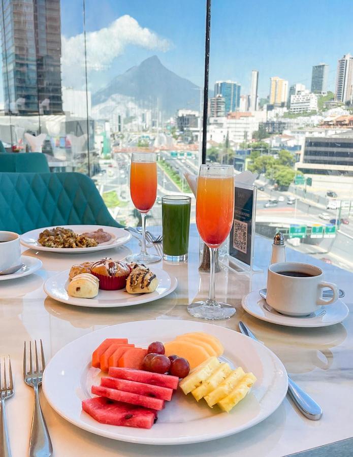 Отель Safi Royal Luxury Metropolitan San Pedro Garza Garcia Экстерьер фото Breakfast at the 360° Restaurant