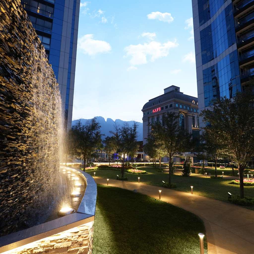 Отель Safi Royal Luxury Metropolitan San Pedro Garza Garcia Удобства фото The park at the heart of the complex