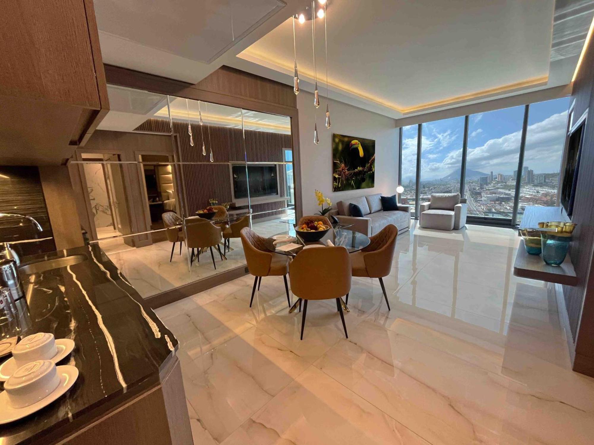 Отель Safi Royal Luxury Metropolitan San Pedro Garza Garcia Экстерьер фото The interior of a penthouse at One River North